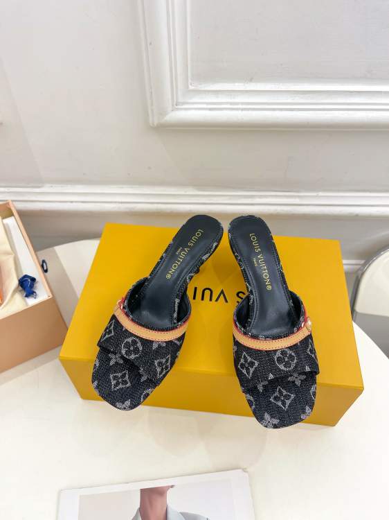 Picture of Louis Vuitton Shoes _SKULVsz34-425cmmnf041613622